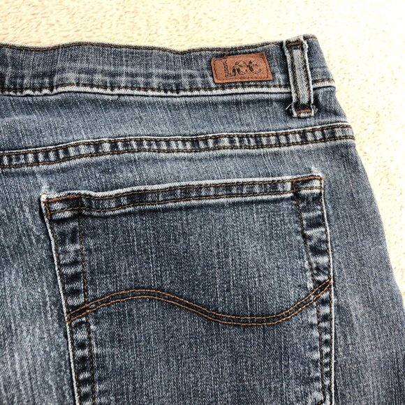 Lee Women's Jeans 32x28 Measured Blue Denim Relaxed Fit Straight Leg Mid Rise Ca - Picture 10 of 14